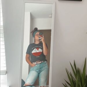 Meet your Posher, Becca.